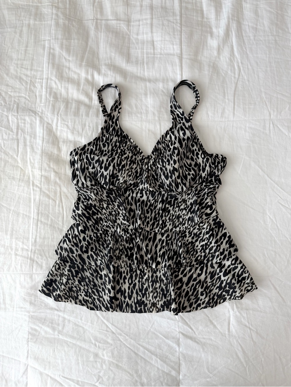 Upstream Grey And White Leopard Print Ruffle Tankini (Women’s Size 10)